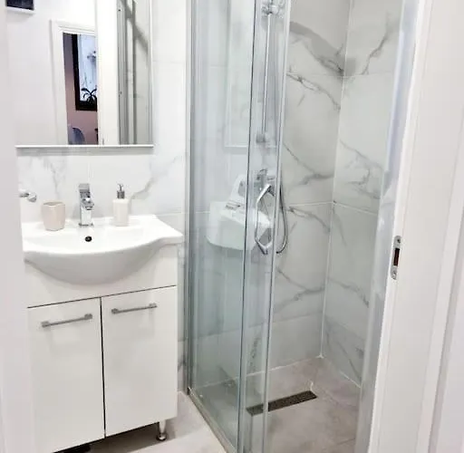 Cozy Near Center * Бухарест