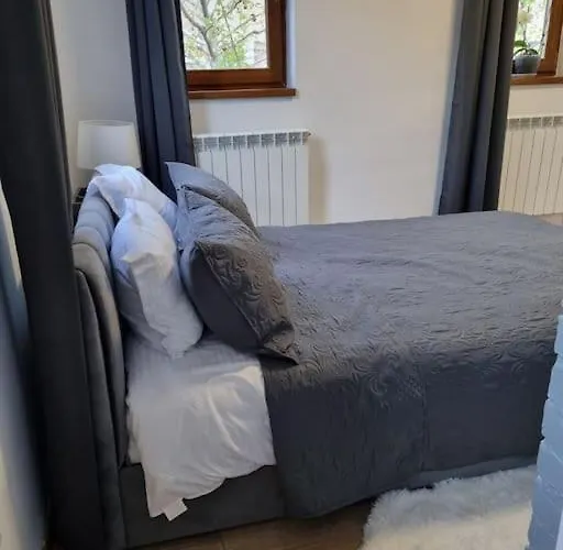 Cozy Near Center * Бухарест