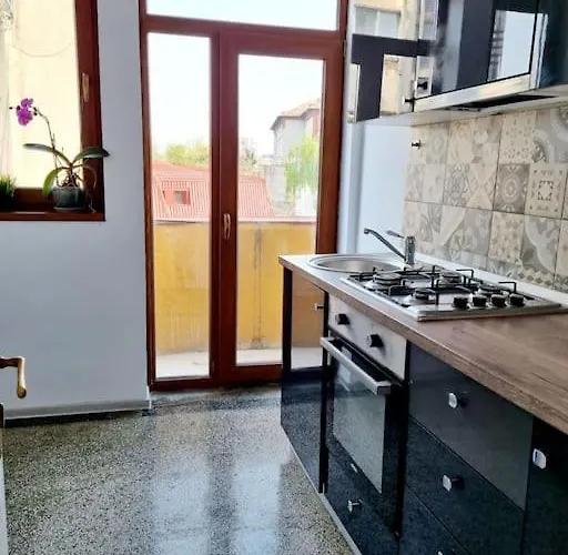 Apartment Cozy Near Center Bucharest